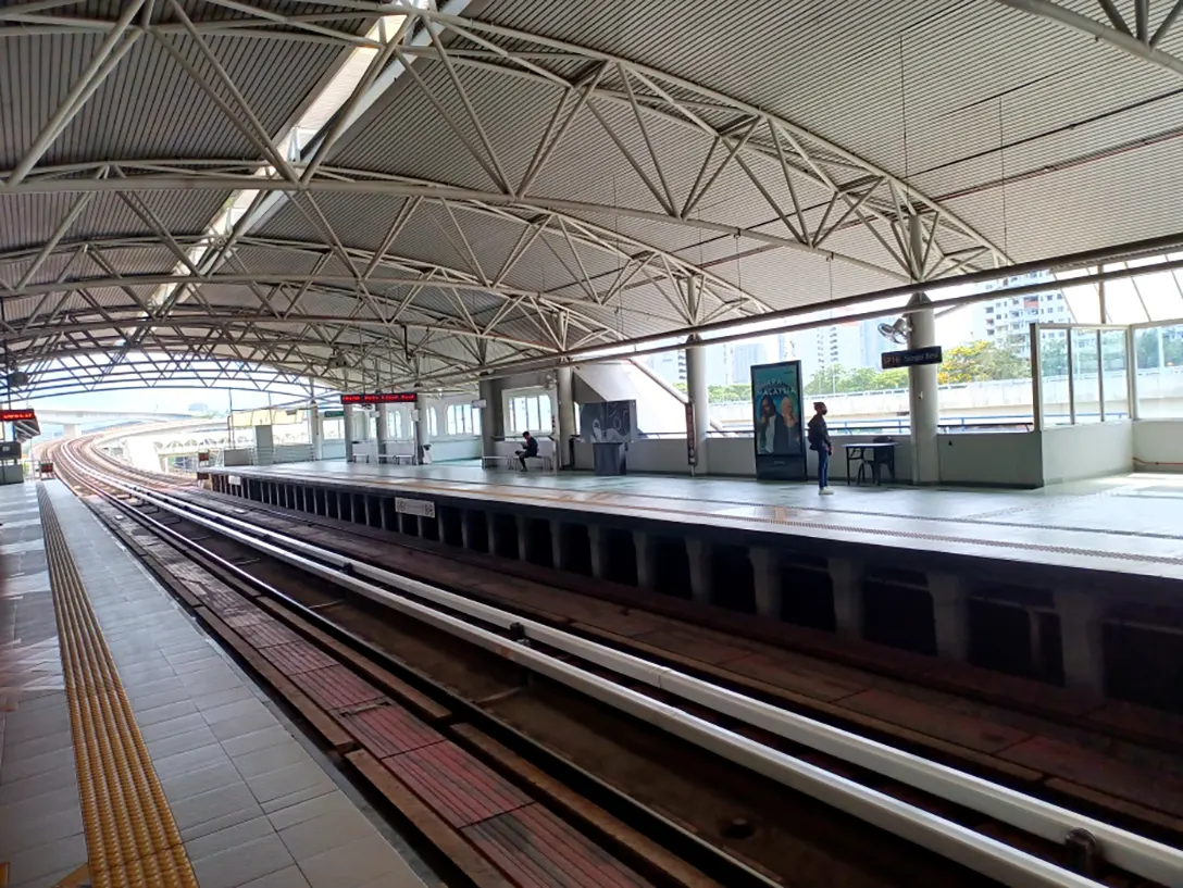 Boarding platforms at Sungai Besi LRT station