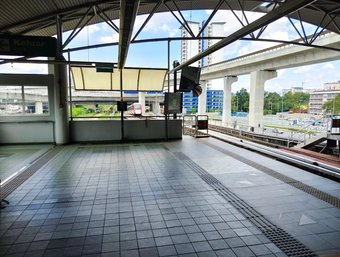 MRT train approaching the Sungai Besi MRT station