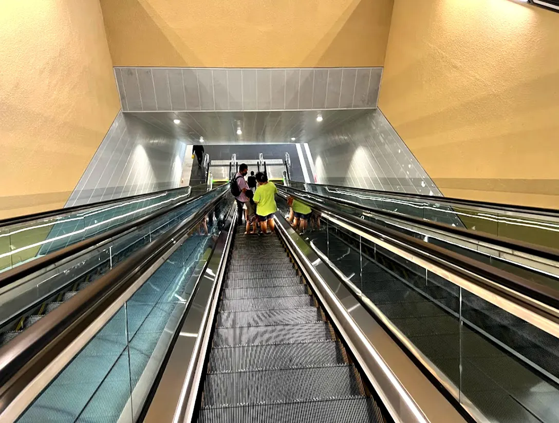 Escalators to the Concourse level