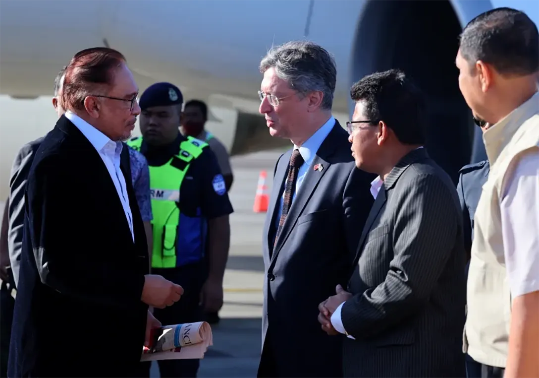 Prime Minister Datuk Seri Anwar Ibrahim (left) arrived home after a one-day visit to Turkiye to express Malaysia's commitment to helping its people affected by the earthquake that hit the republic recently.