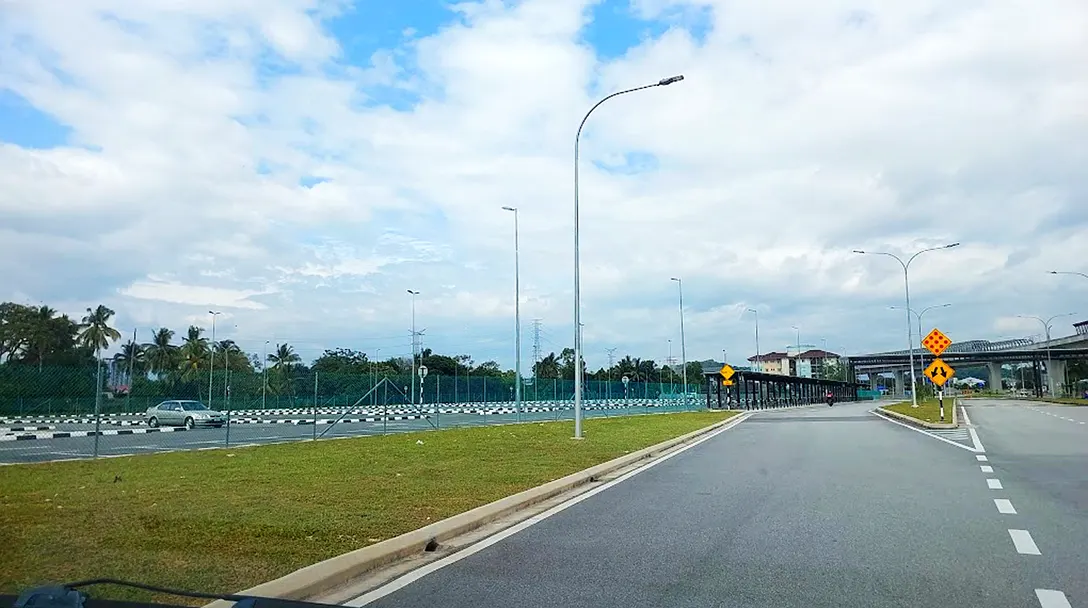 Park and Ride facility at the UPM MRT station